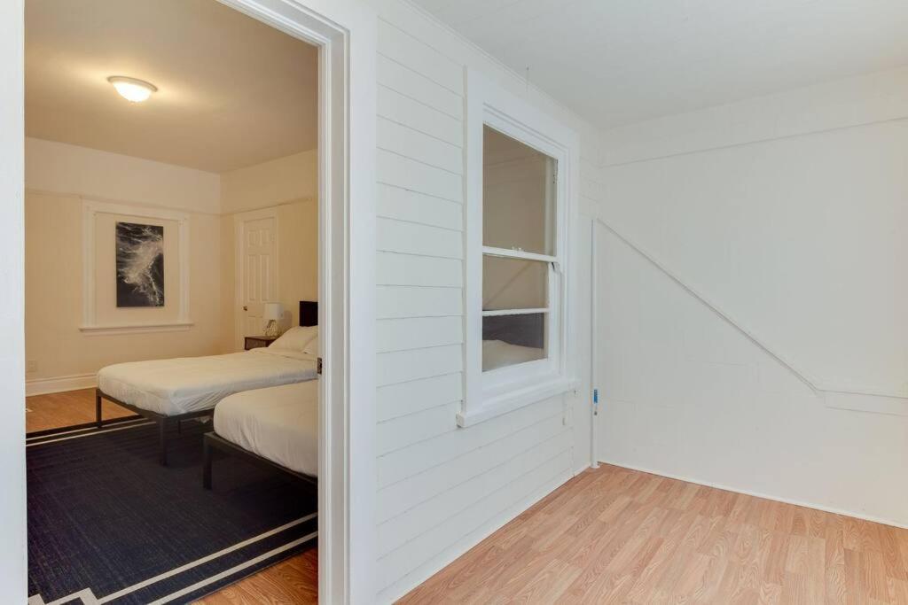 5 Bedroom Koreatown Charmer near DTLA