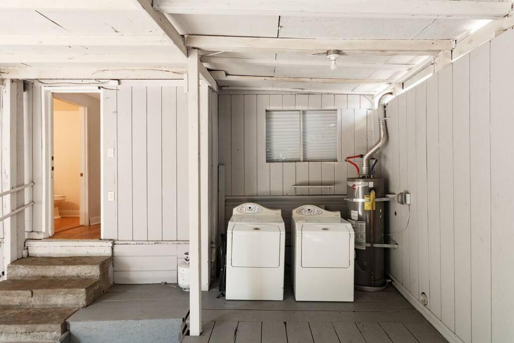 5 Bedroom Koreatown Charmer near DTLA