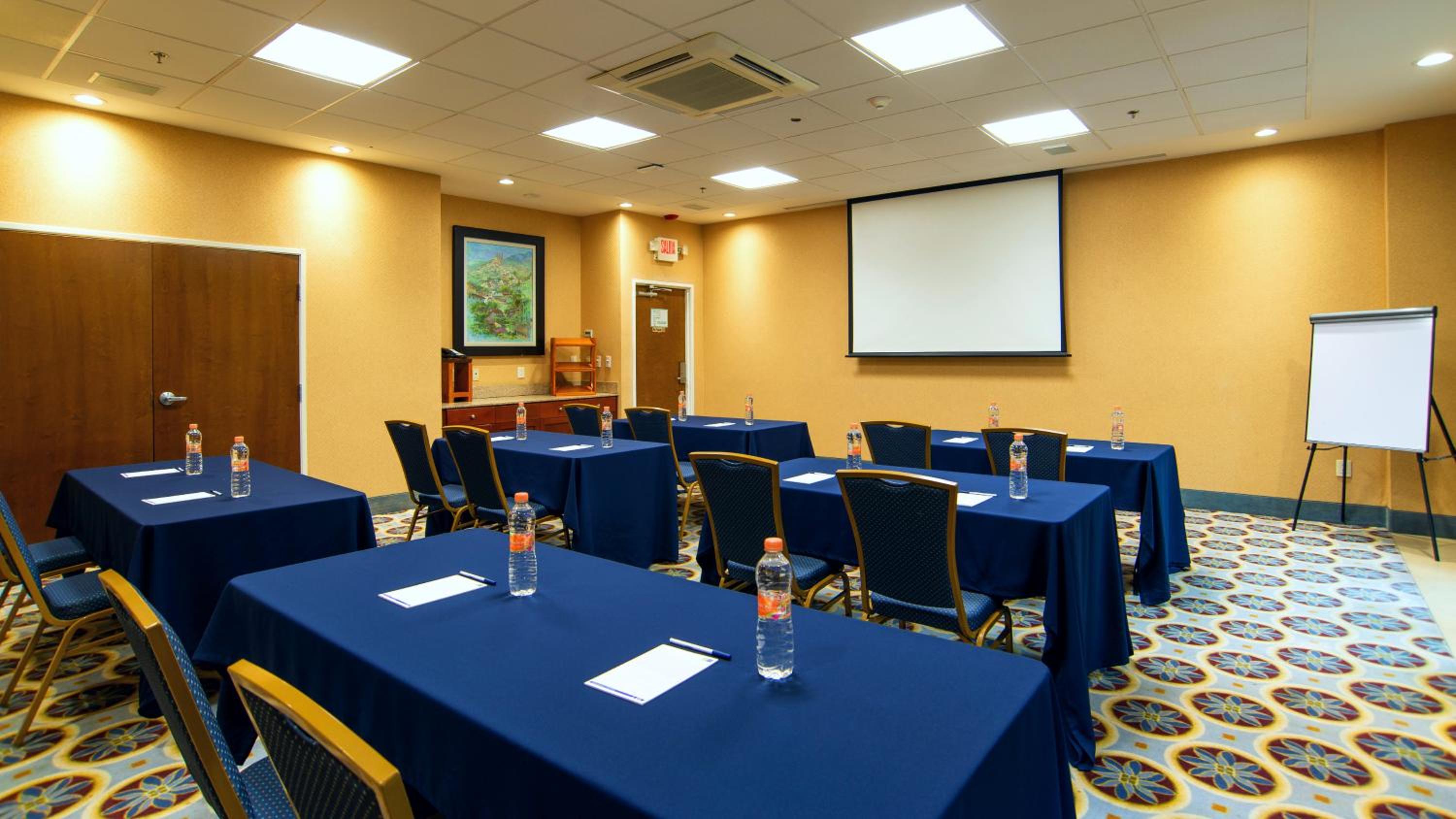 Holiday Inn Express & Suites Cuernavaca by IHG