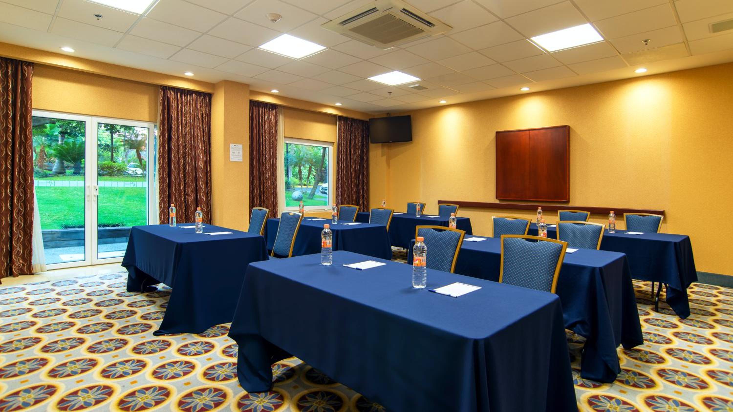 Holiday Inn Express & Suites Cuernavaca by IHG