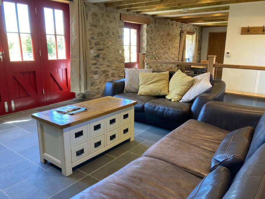 Cuddfan Fach - Pembrokeshire Stunning Barn near the Coastal Path