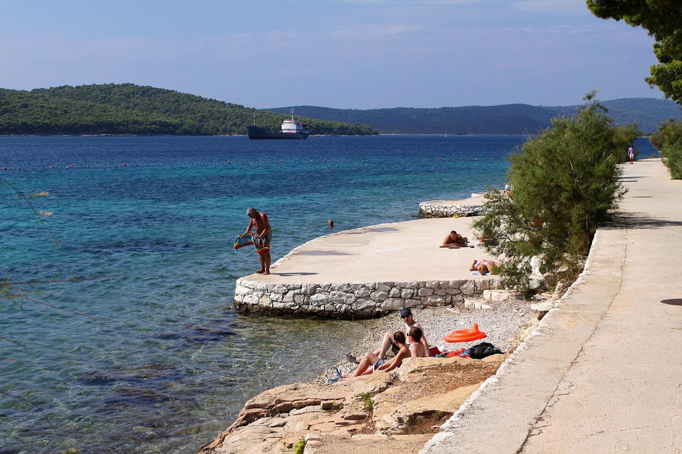 Apartments by the sea Milna, Brac - 18743 view 2