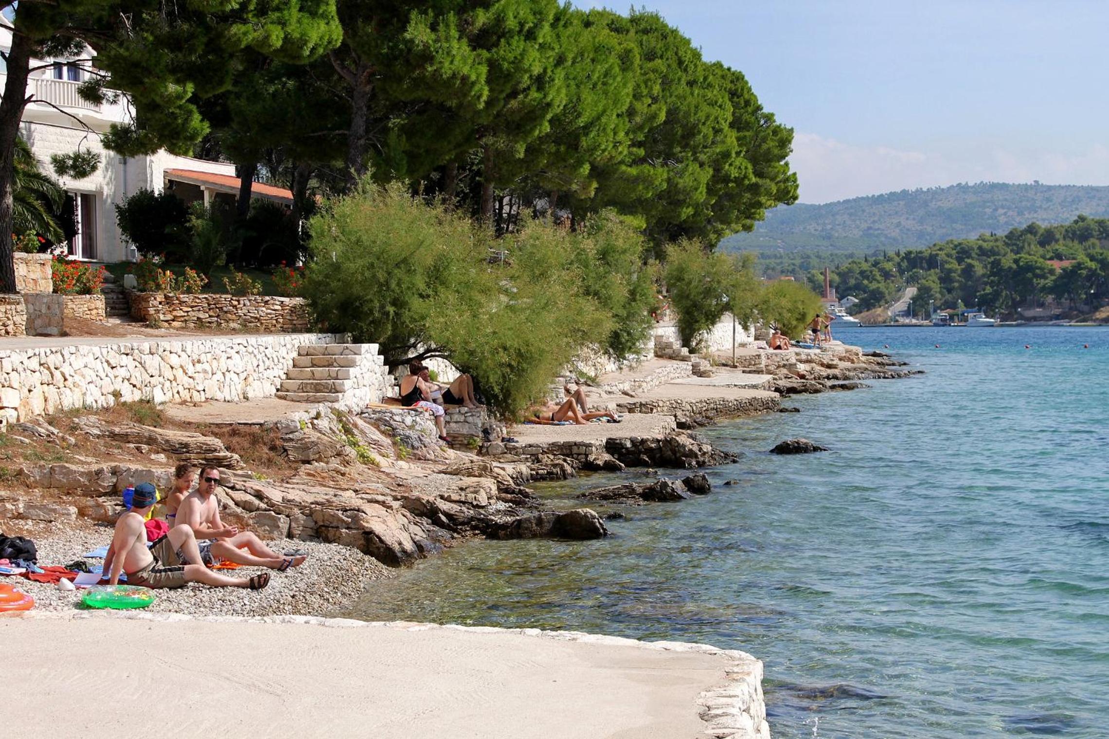 Apartments by the sea Milna, Brac - 18743 view 3