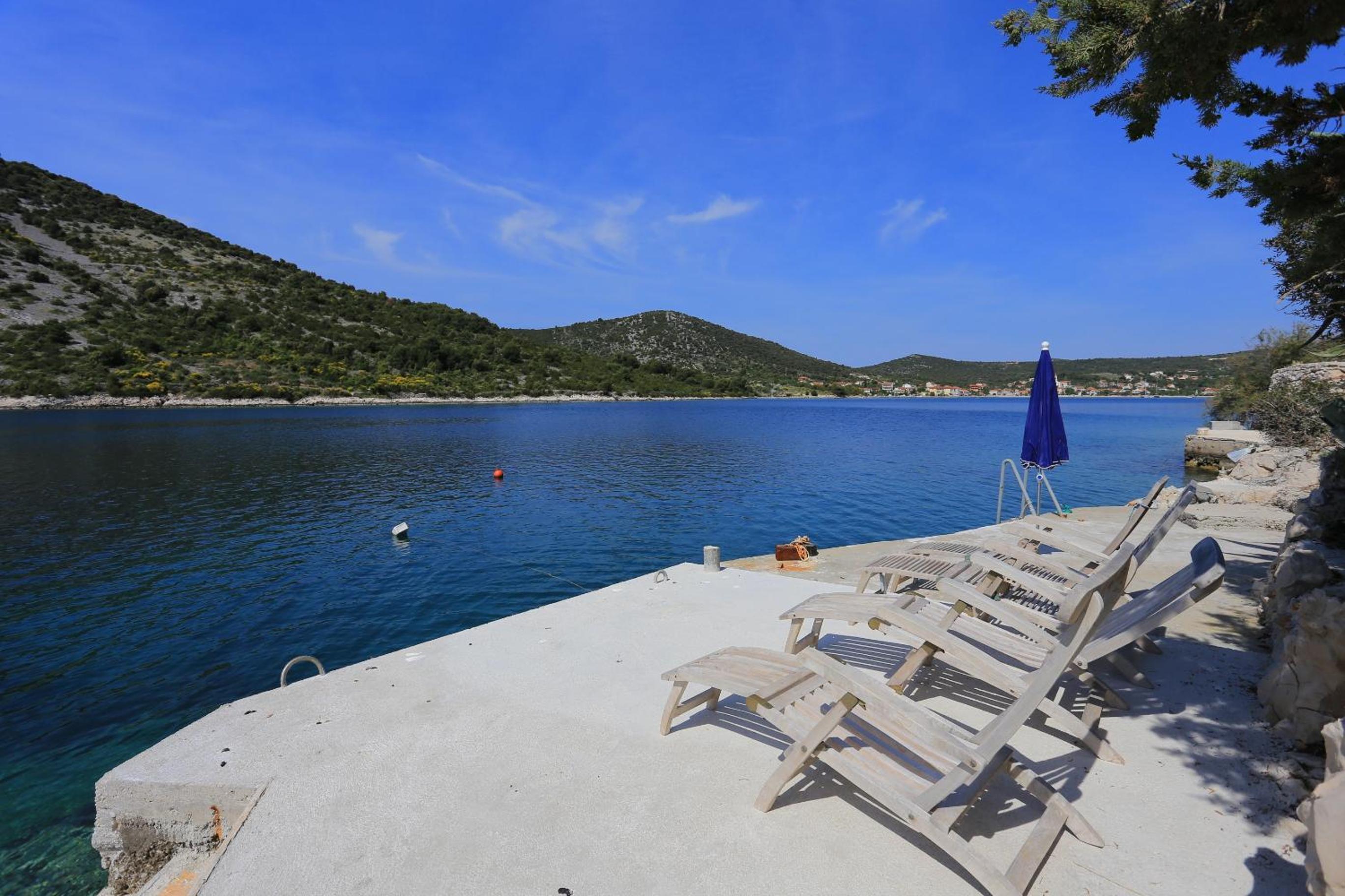 Apartments by the sea Vinisce, Trogir - 18674 view 4