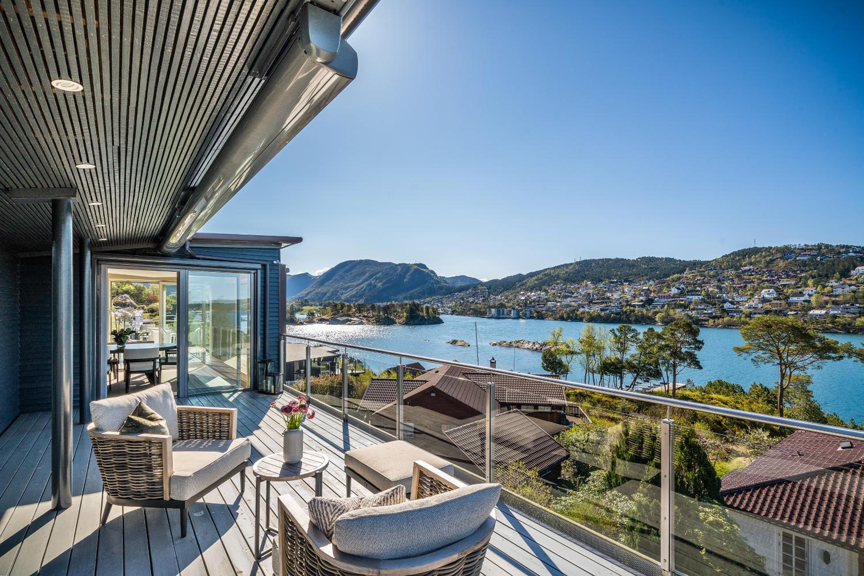 "Villa Bergen" 2min from beach & 10min from city centre view 3