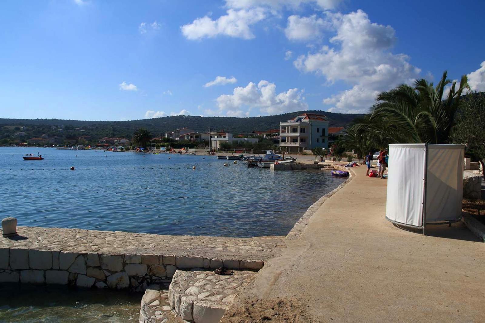 Family friendly house with a swimming pool Vinisce, Trogir - 19001 view 2