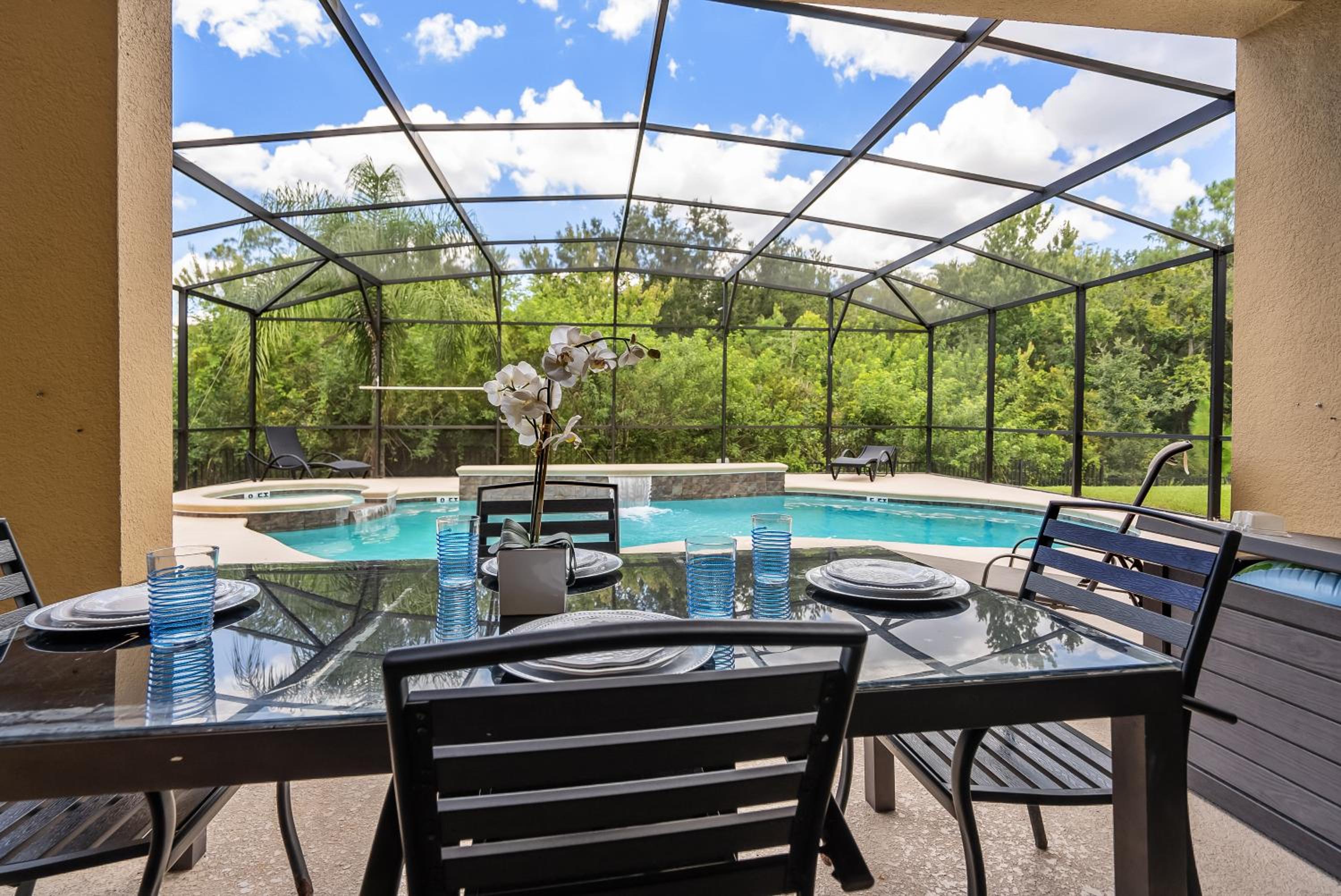 Veranda Palm Villa w Pool Game room near Disney