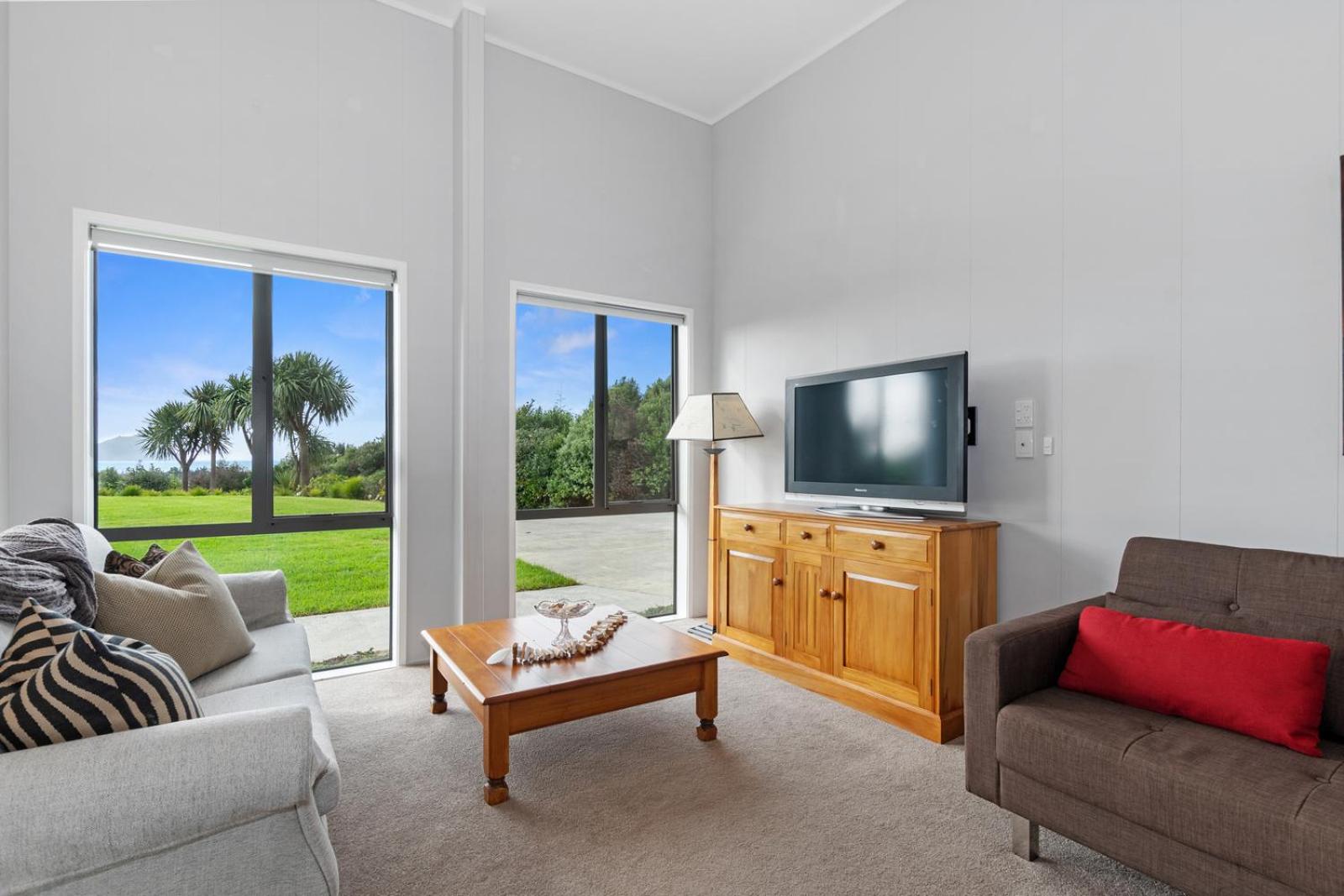 Sea View Cottage - Ruakaka Holiday Cottage view 4