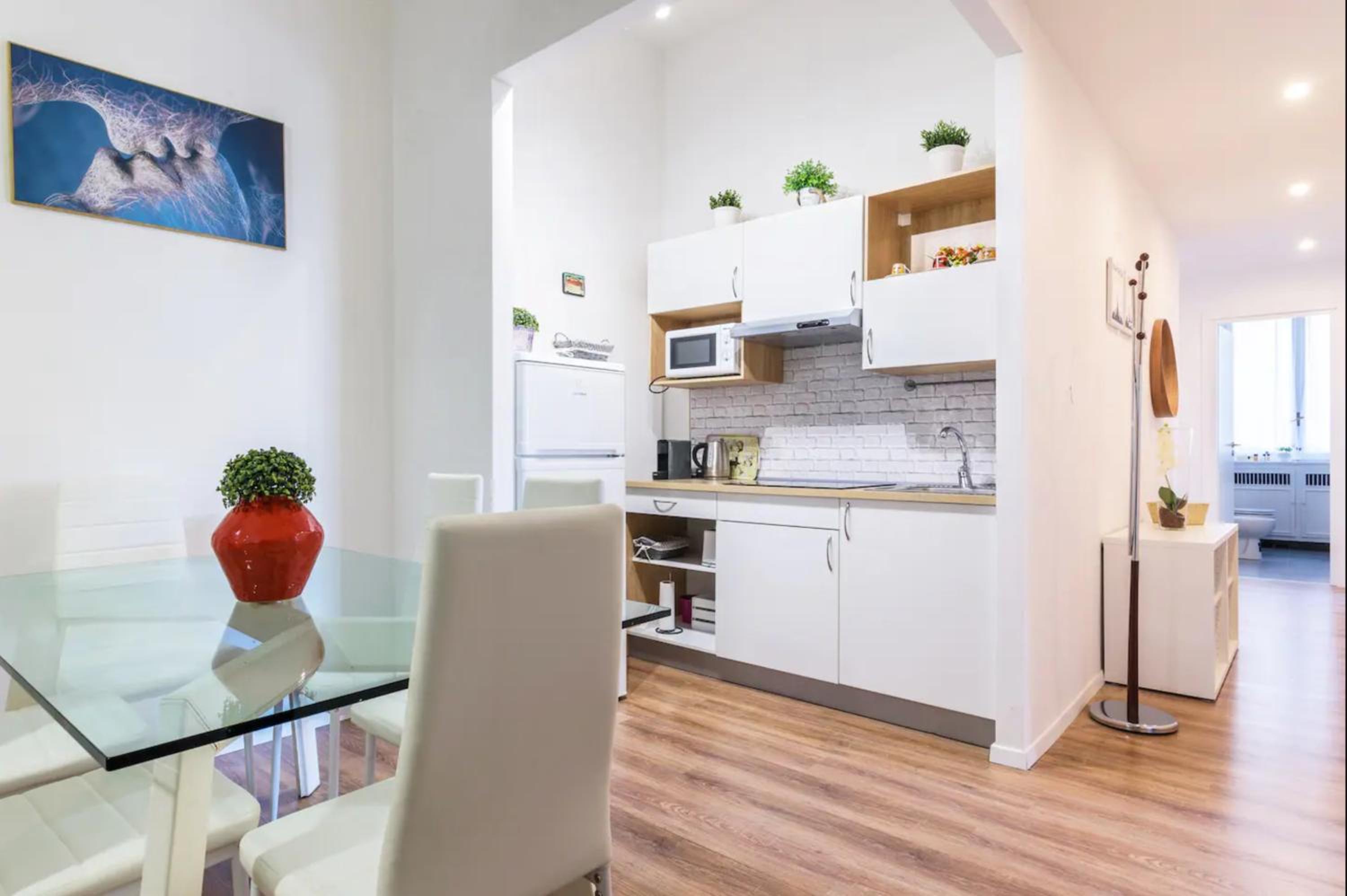 Luxury 4 bedrooms apartments Close to Duomo