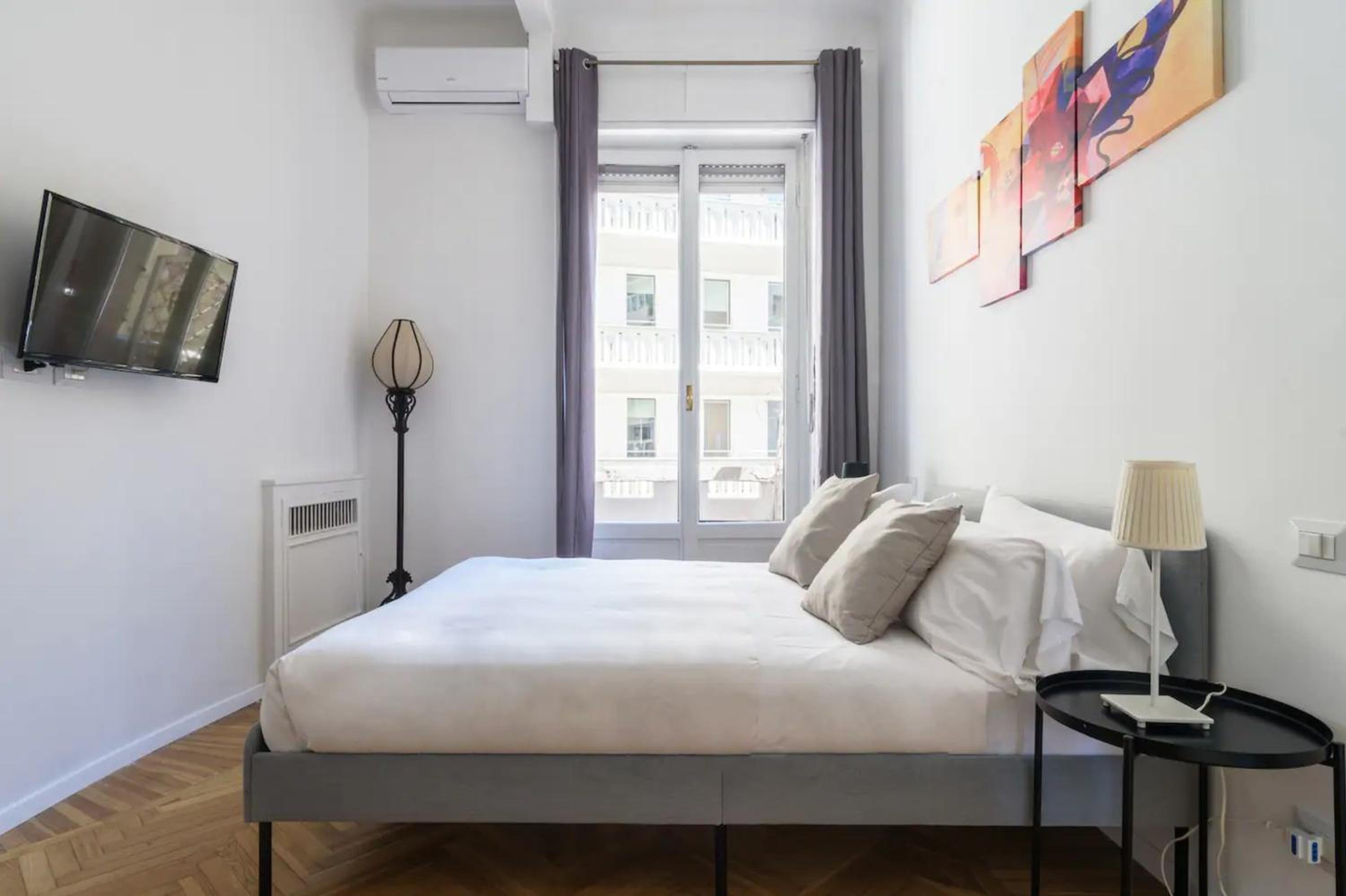 Luxury 4 bedrooms apartments Close to Duomo