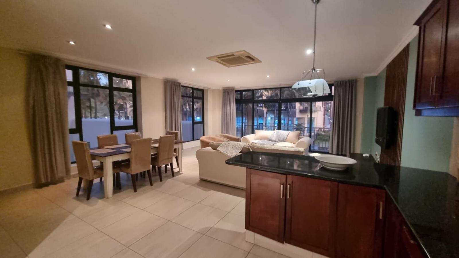 Accommodation Front - Homely 6 Sleeper with Canal Views near the Beach view 4