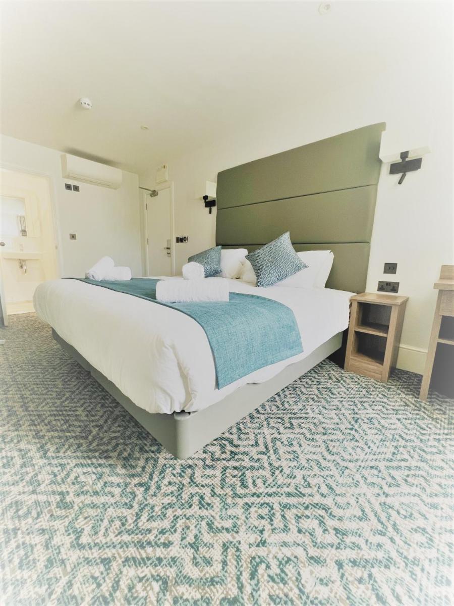 The J Hyde Park 12