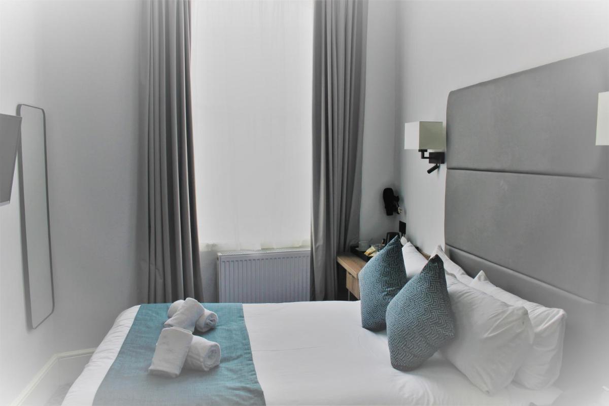 The J Hyde Park 5