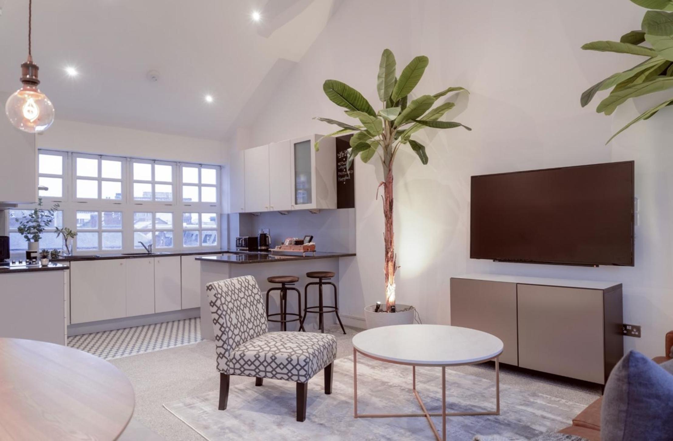 Luxury Apartment In The Heart of Leicester With Parking view 4
