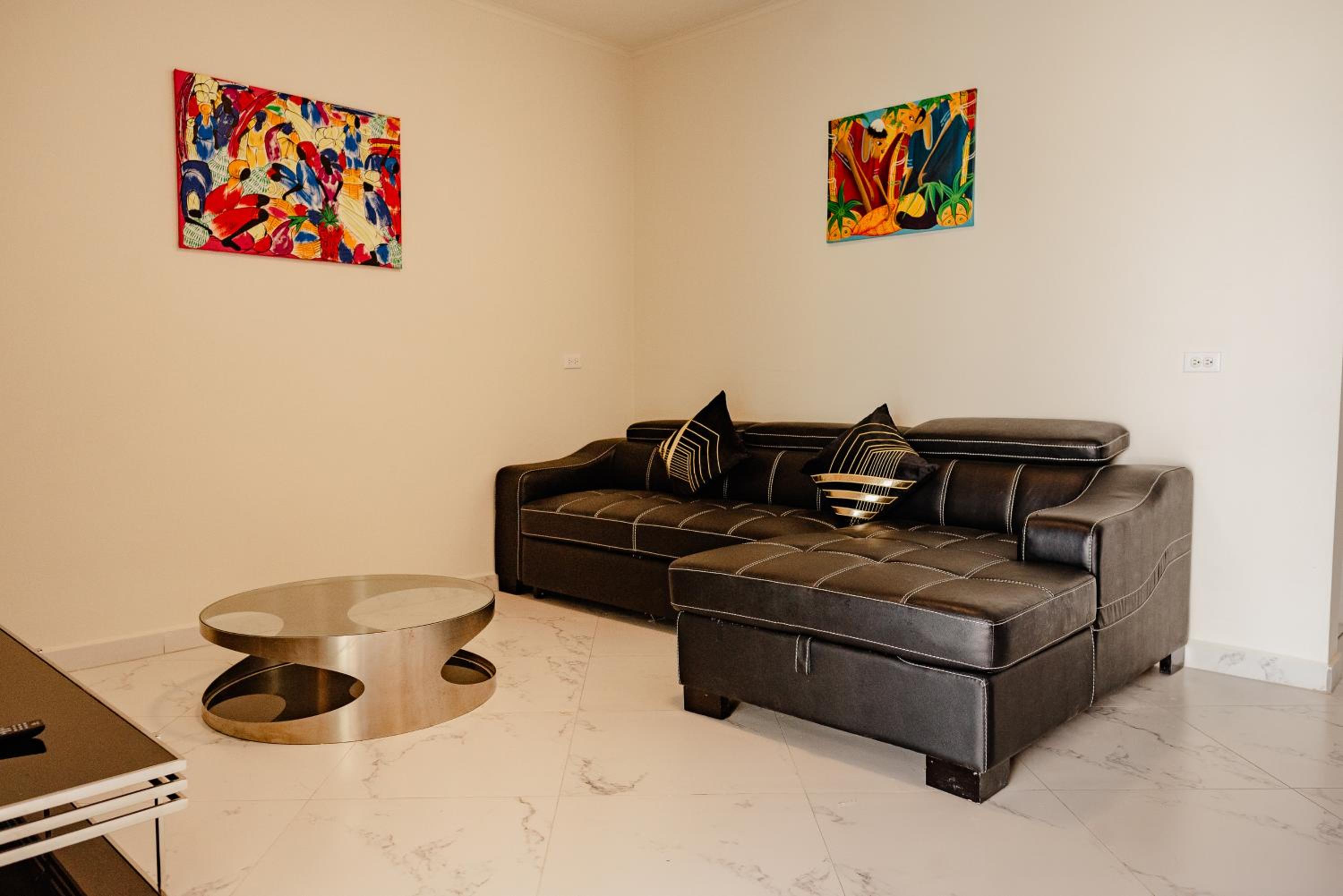 Best quality 2-bedroom apartment 2 km from Eagle beach view 3