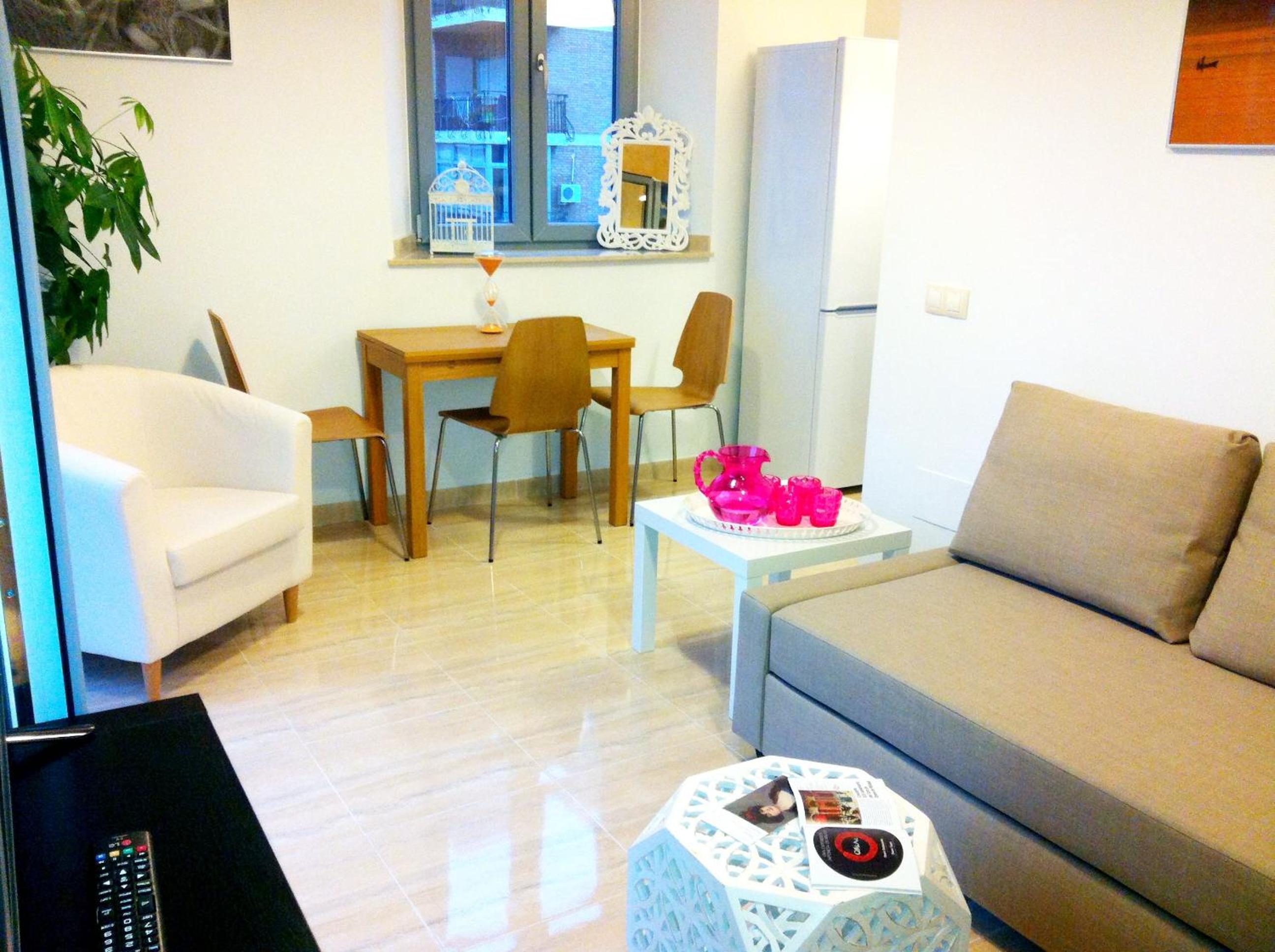 Life Apartments Alameda Colón