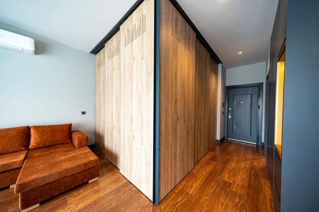Classy, quality furnished residence, 7-24 security BNS27