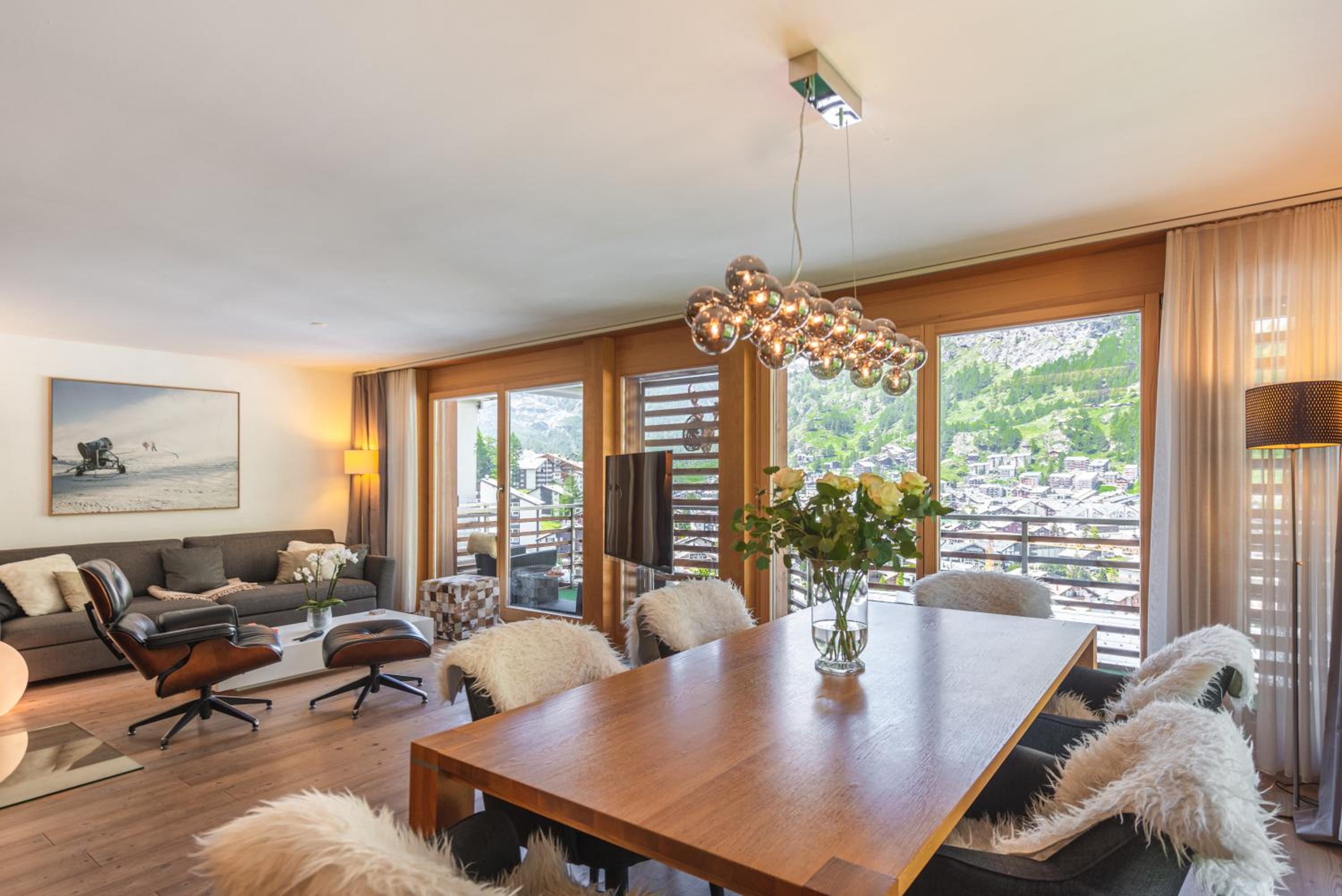 Zenith A Apartment by HomeFlow view 4