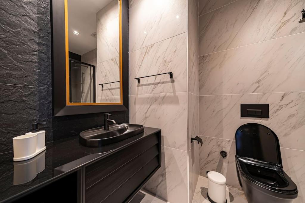 Classy, quality furnished residence, 7-24 security BNS27