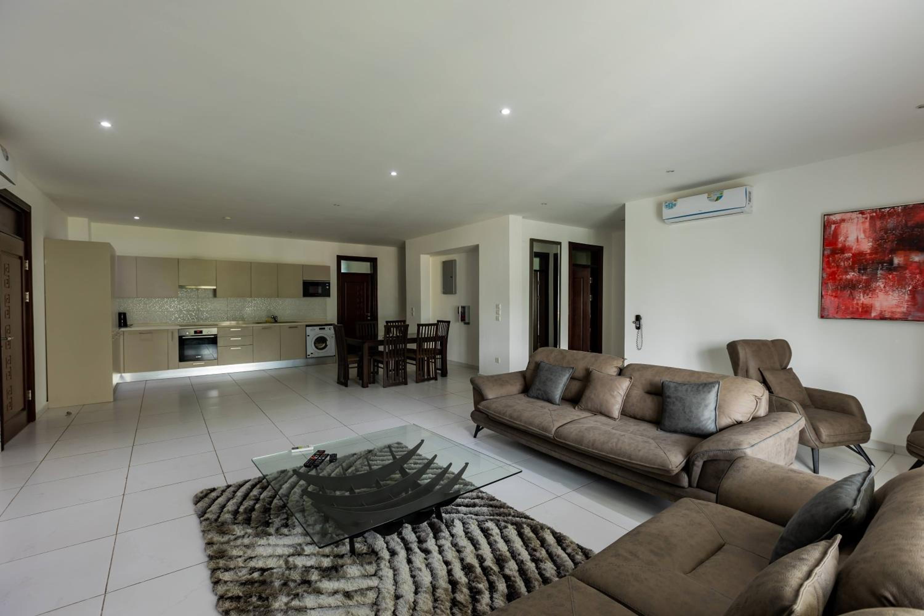 Accra Fine Suites - Henrietta's Residences view 4