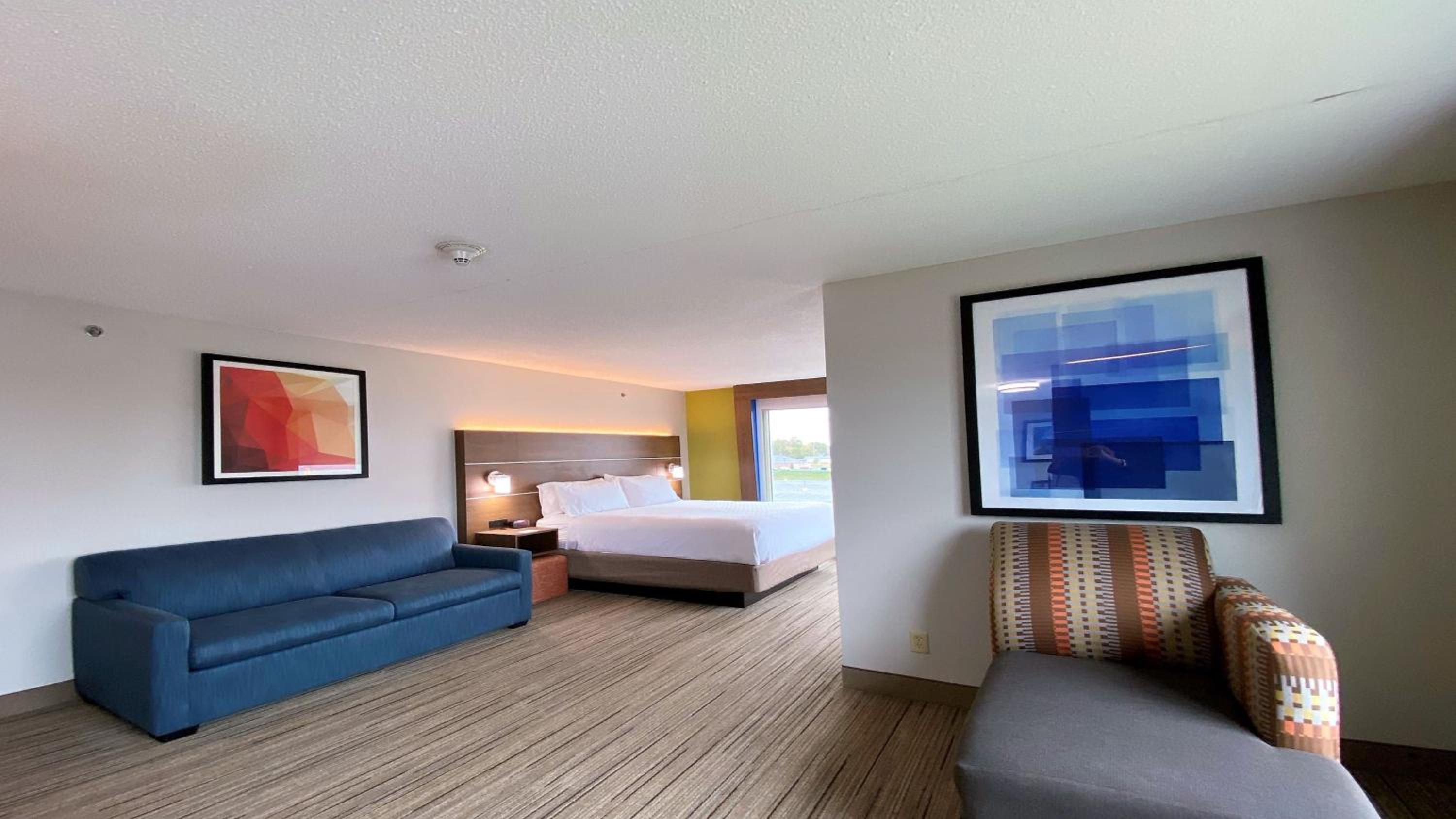 Somerset Vacations - Holiday Inn Express Hotel  Suites Somerset Central, an IHG Hotel - Property Image 12
