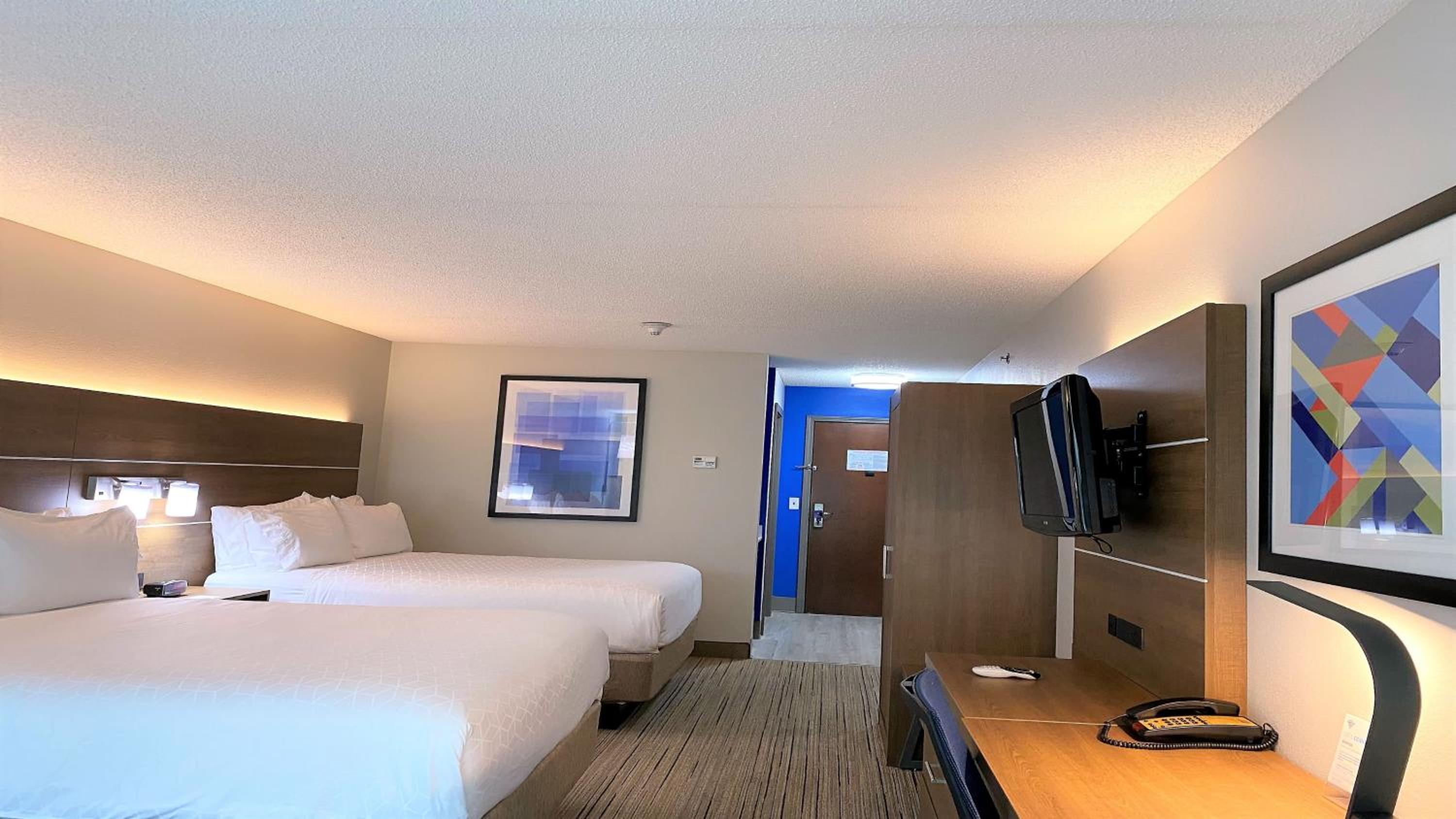 Somerset Vacations - Holiday Inn Express Hotel  Suites Somerset Central, an IHG Hotel - Property Image 39