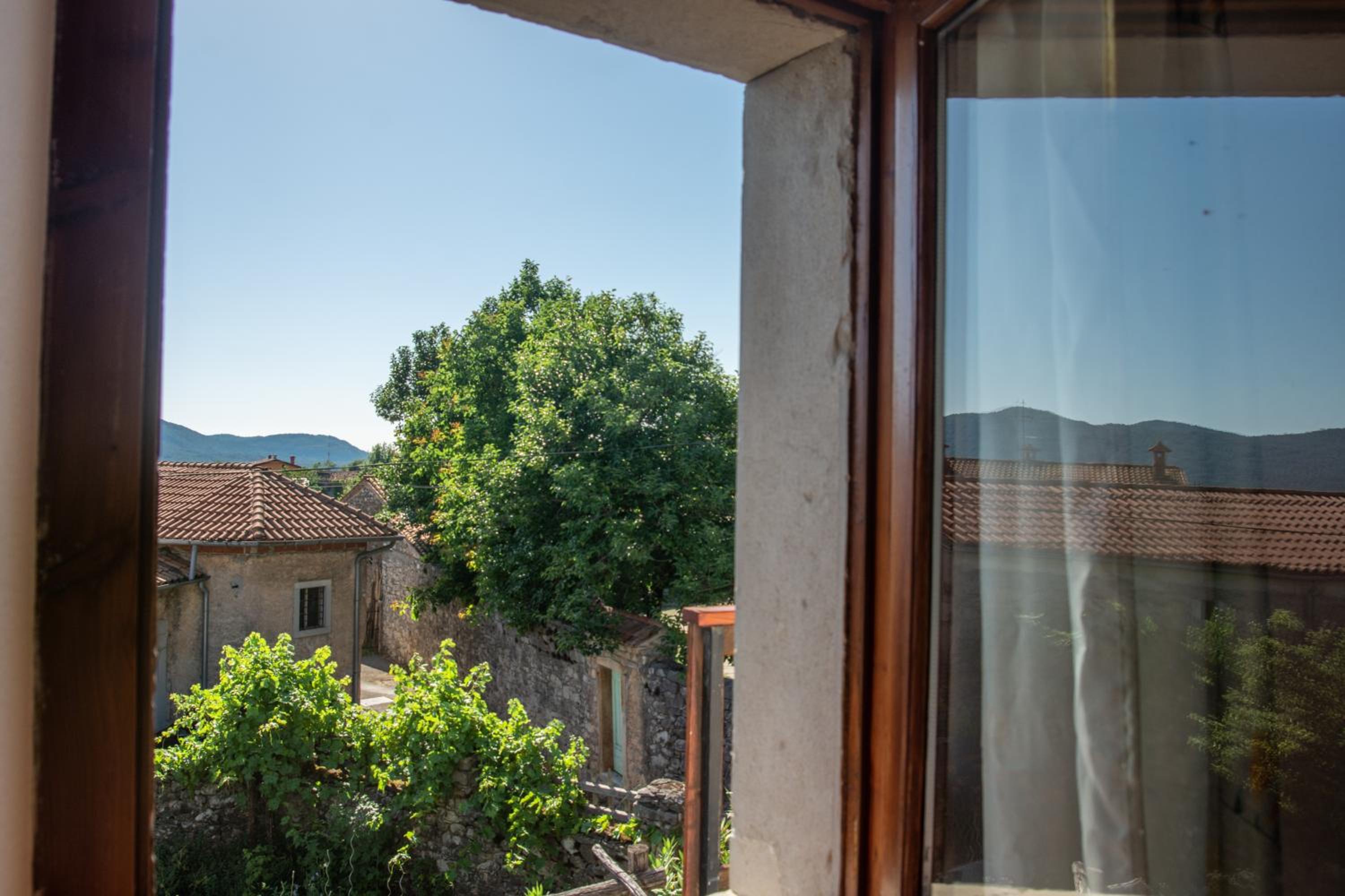 Apartma Na skdnu view 4