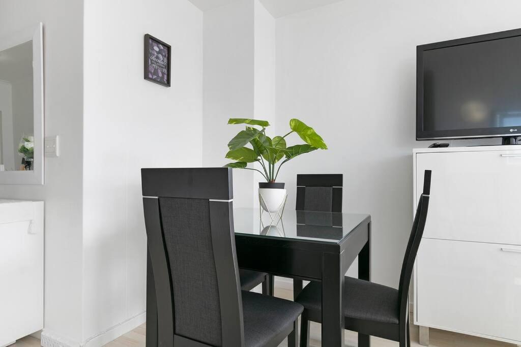 Horizon Bay 1106 Beachfront Self-catering APT by HMH view 5