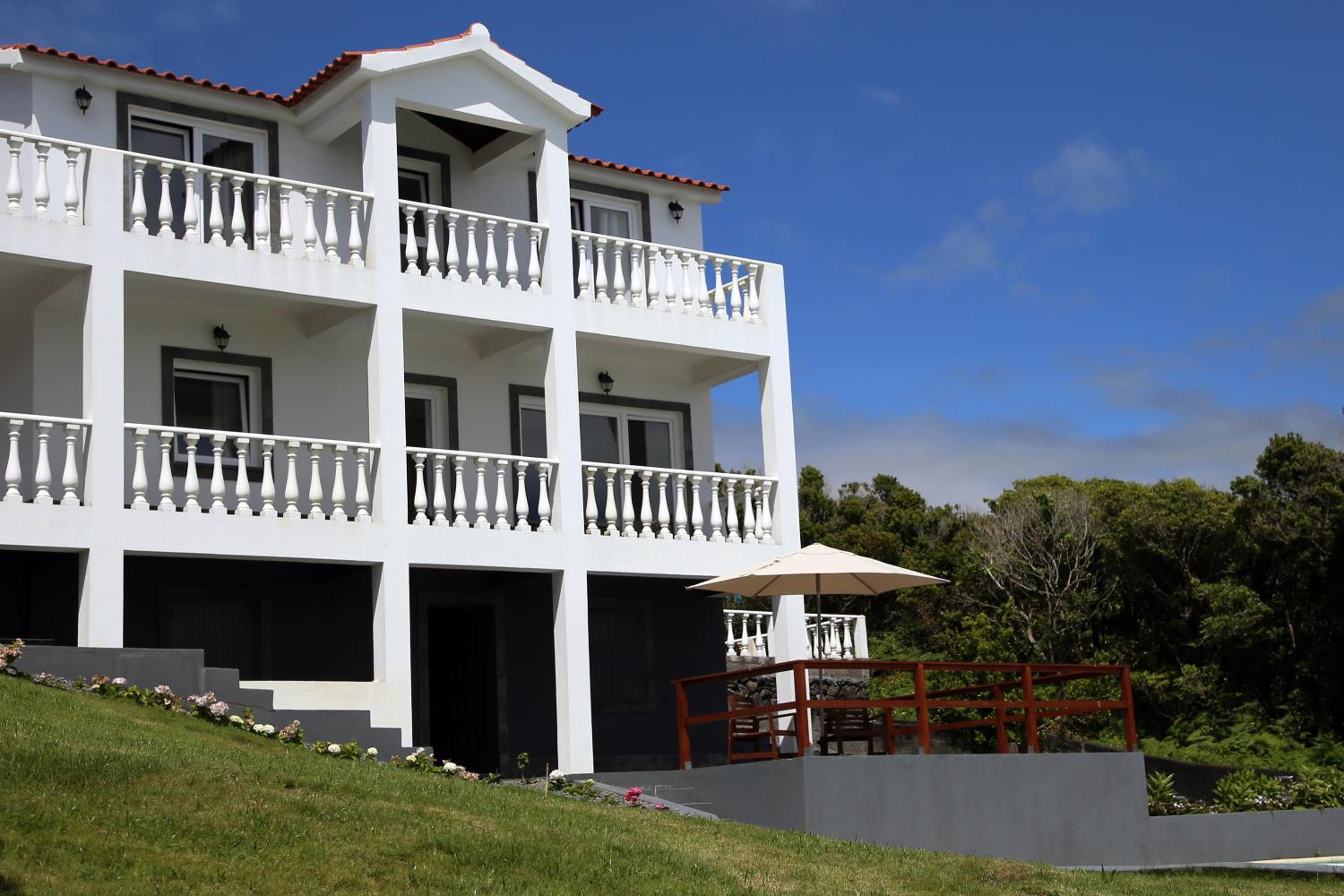 Hotel Villa Capelinhos - Image 1