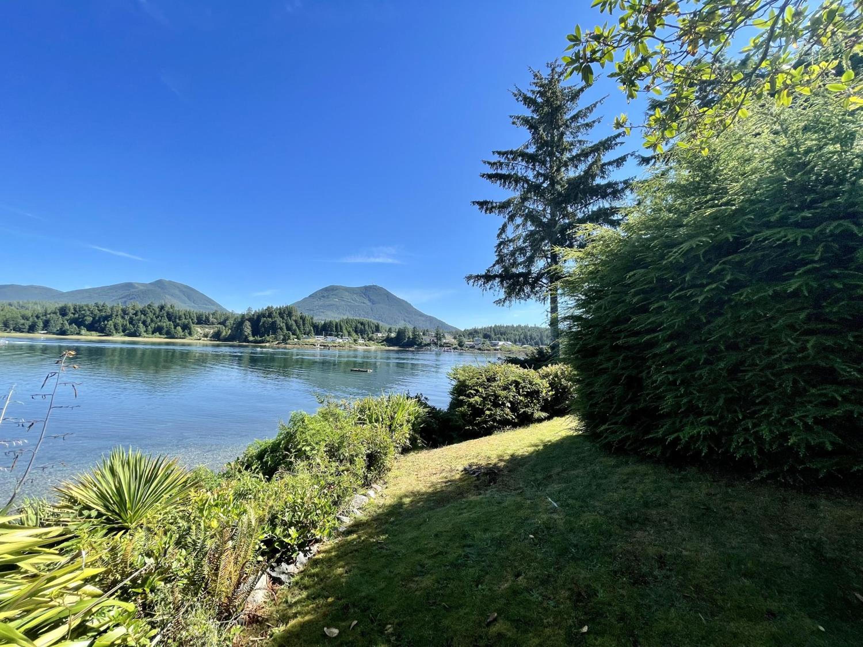 Private Oceanfront Cabin And Hot Tub! - Gww
