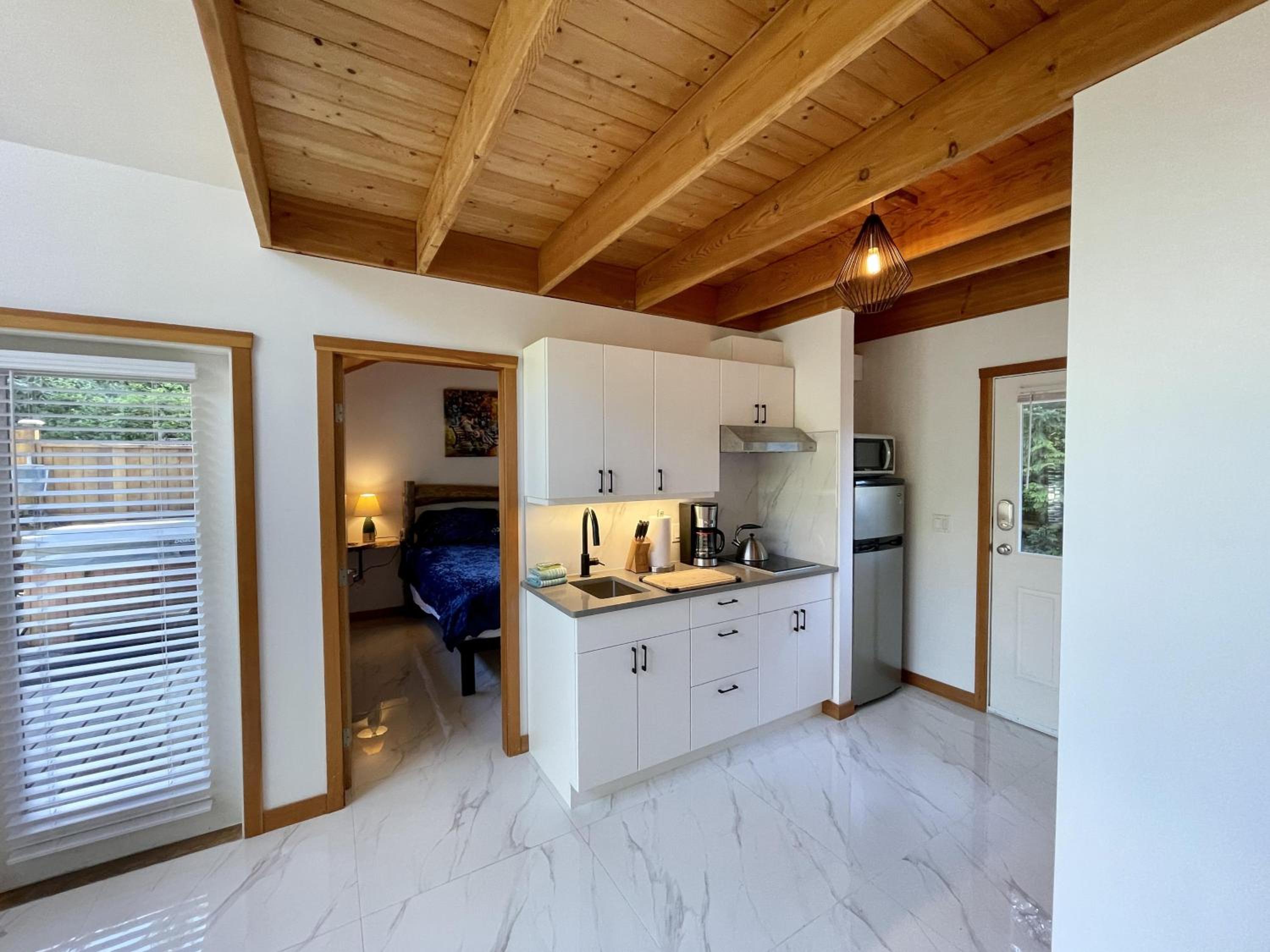 Private Oceanfront Cabin And Hot Tub! - Gww