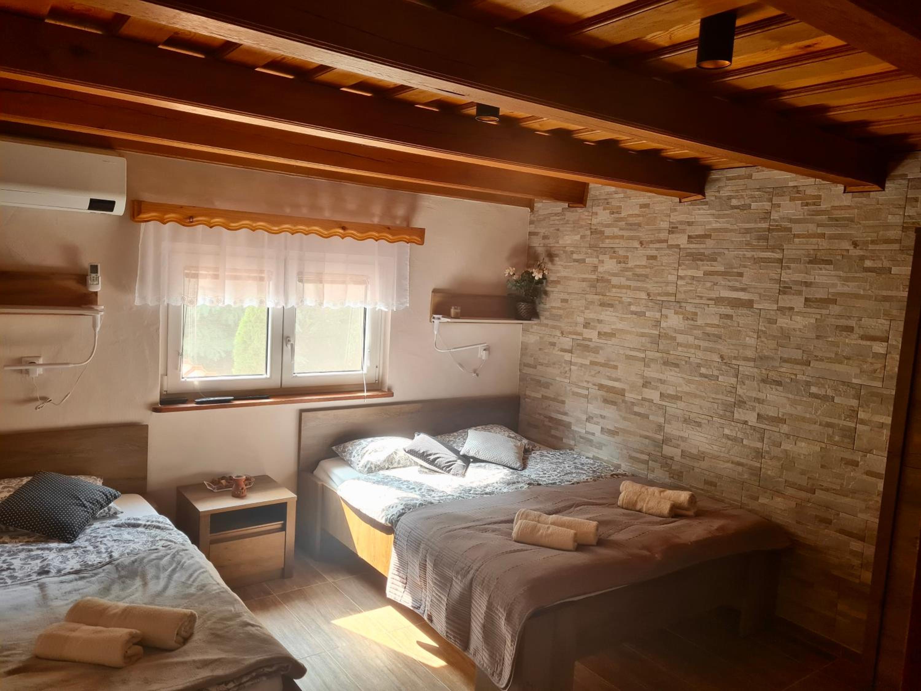 Gozdarjeva hiška M&K view 2