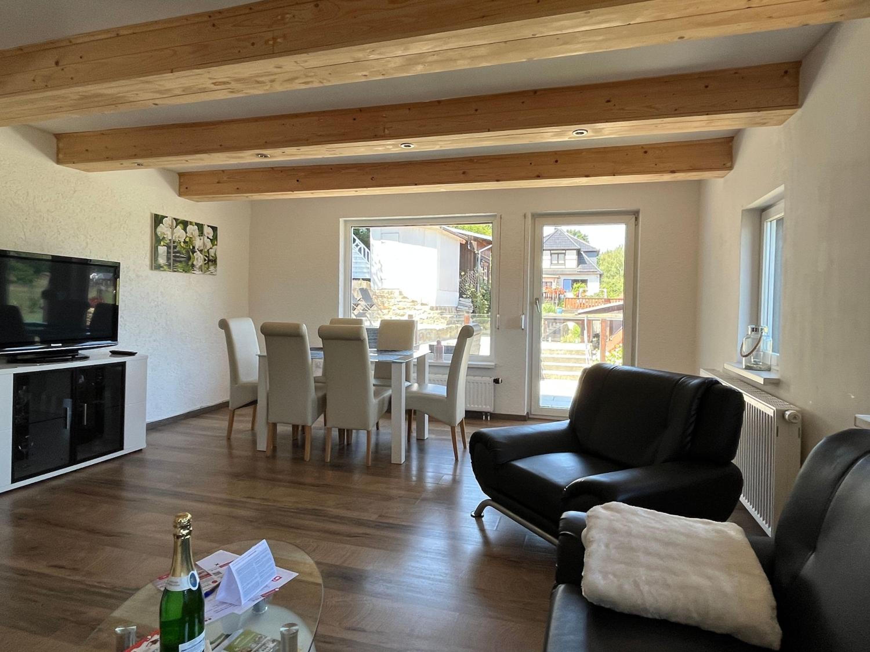 Saechsische-Schweiz-Ferienhaus-Wohnung-1-mit-Elbblick-Sauna-und-Kamin