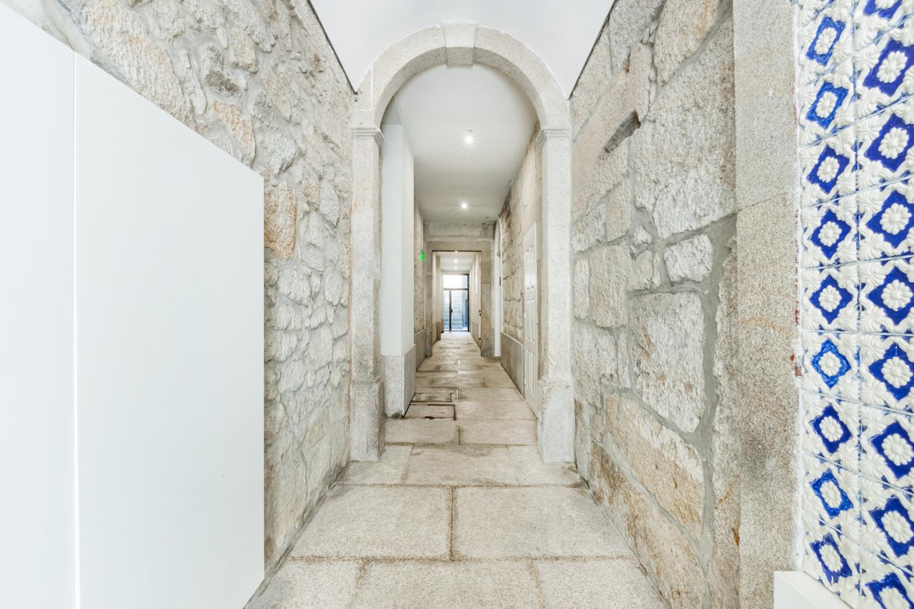 Stylish Studio w/ AC | Central Porto view 3