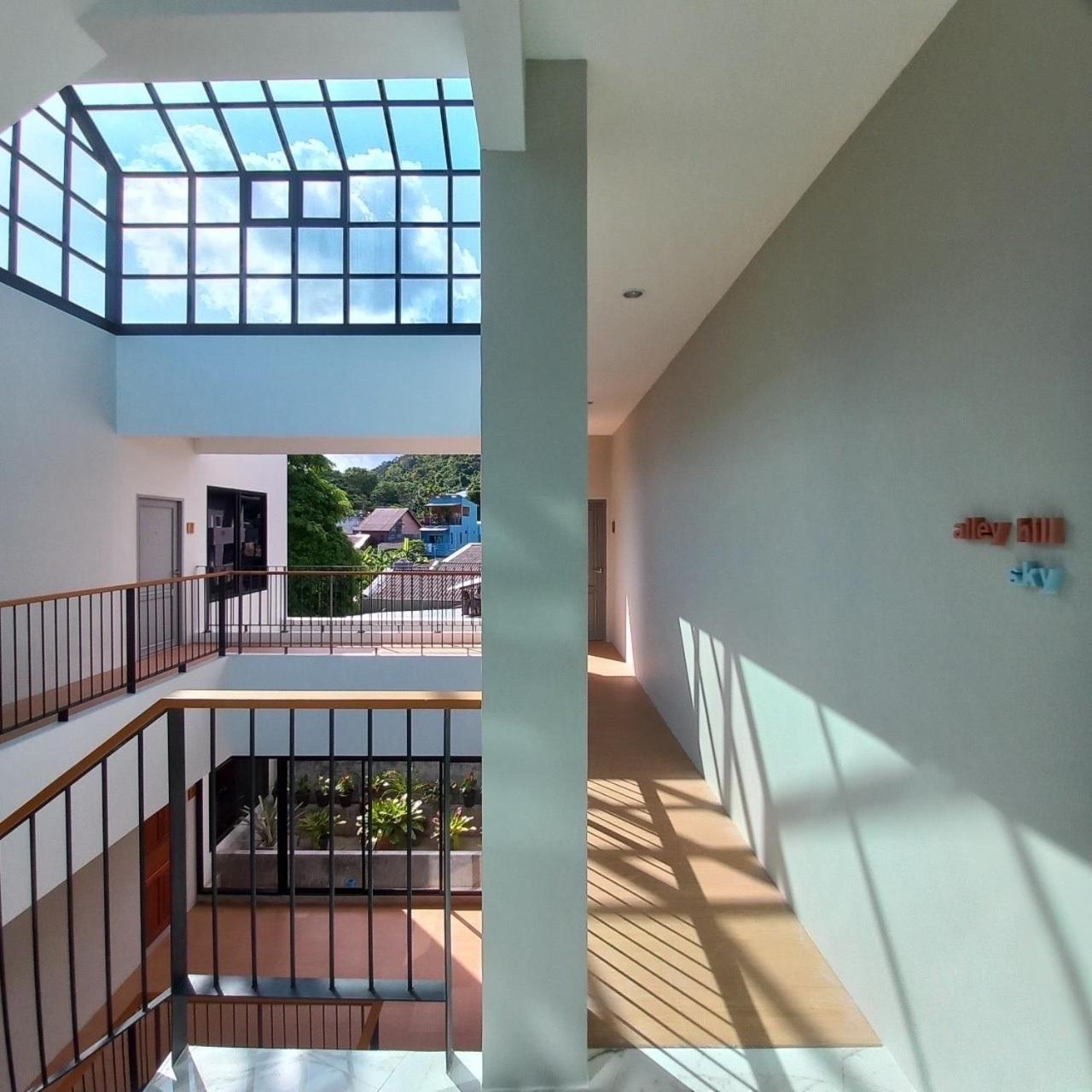 balcony