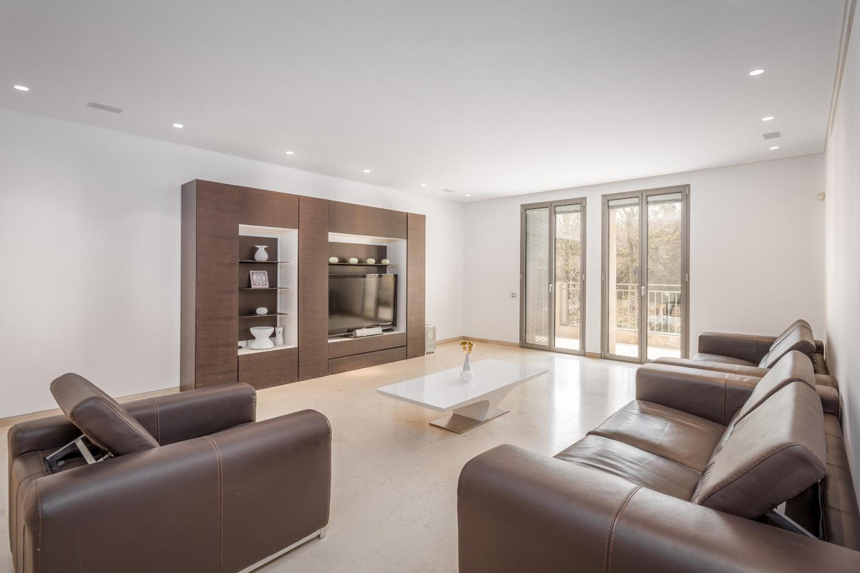Spectacular 375 SQM at Mamilla Mall - 4 bedroom view 2