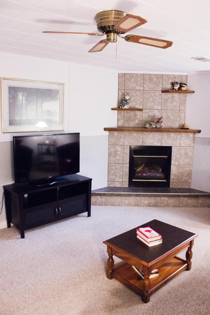 Jasper Vacations - Dave  Honey's Accommodation - Property Image 1
