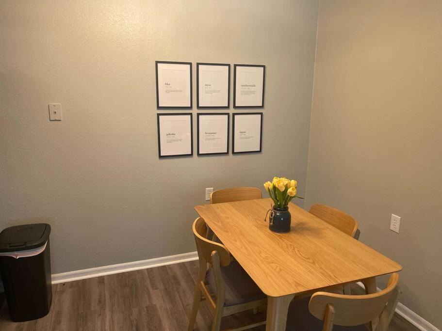 The Ingrid Apt #8 - Fresh and Simple 2bd with WiFi view 2