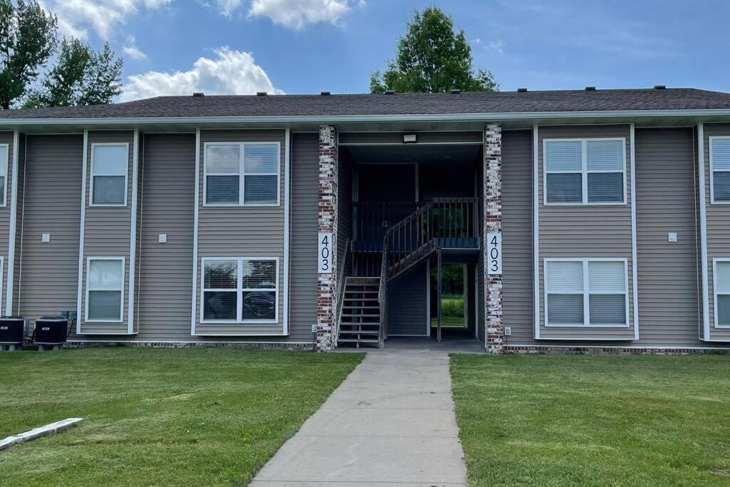 The Ingrid Apt #8 - Fresh and Simple 2bd with WiFi view 4
