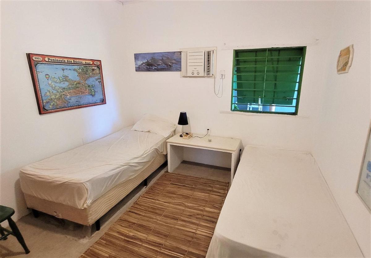 Linda casa com piscina a poucos passos da praia