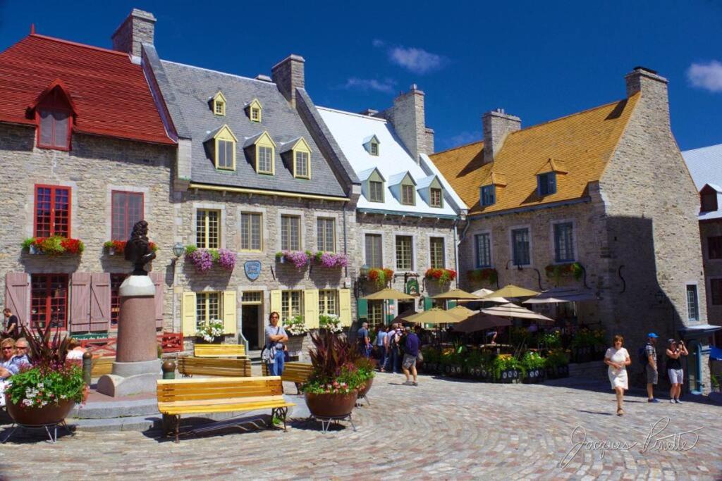 GENERATIONS QUEBEC OLD CITY/ Parking/ Family