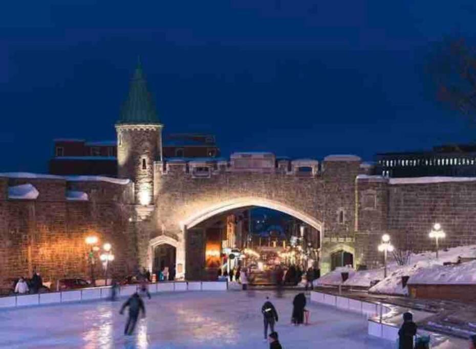 GENERATIONS QUEBEC OLD CITY/ Parking/ Family
