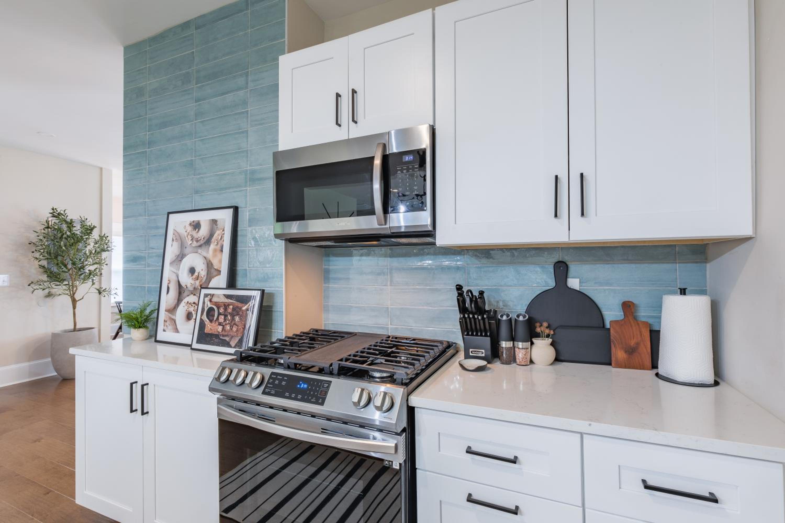 Blue Haven ATL Modern 4 Bedroom Retreat with Deck 10 Minutes to Downtown view 5