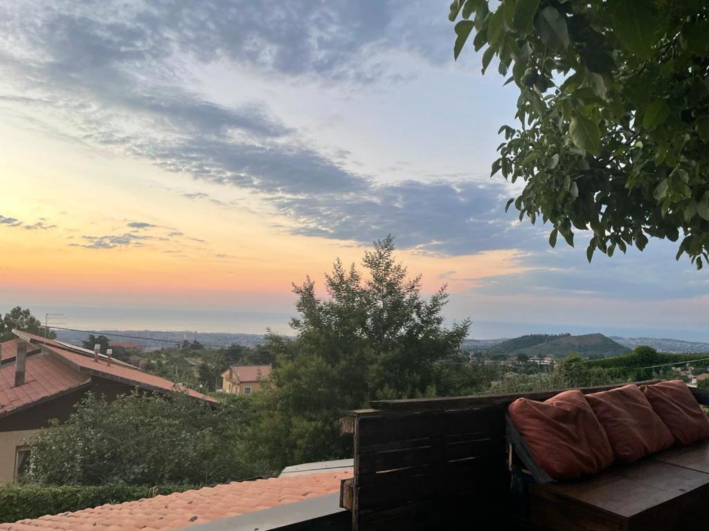 Sicilian Sunrise Host