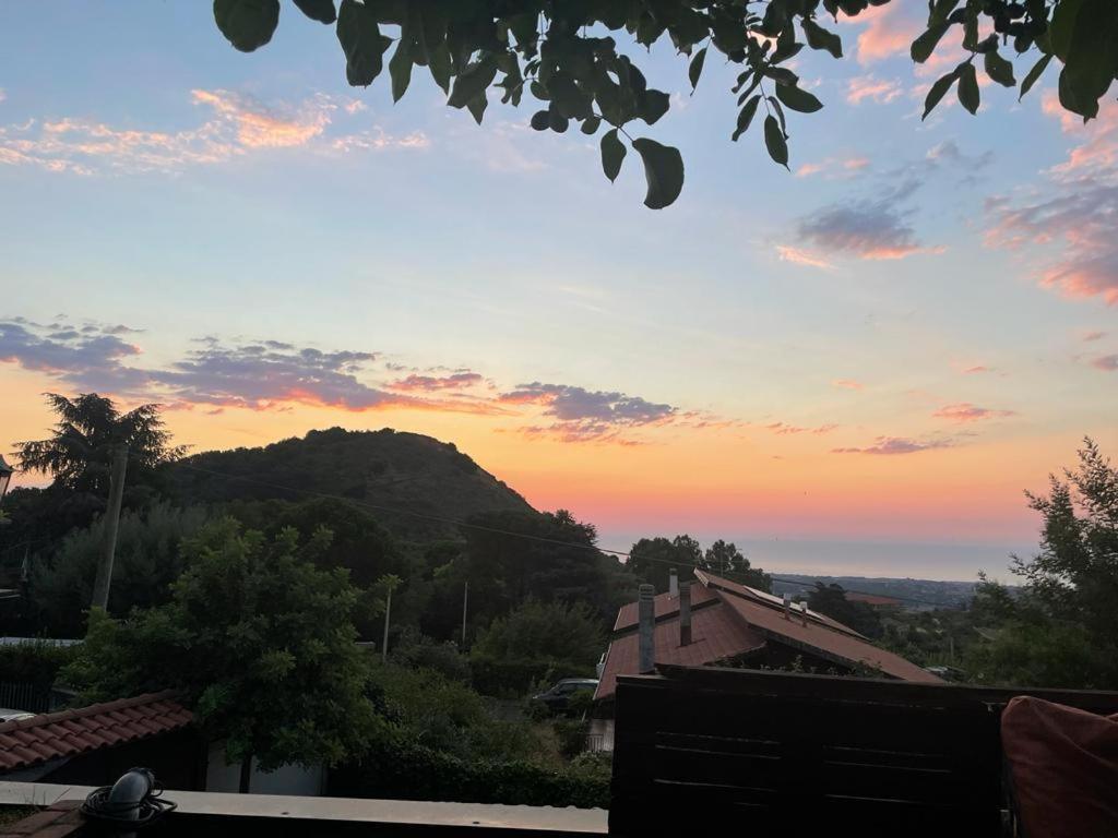 Sicilian Sunrise Host