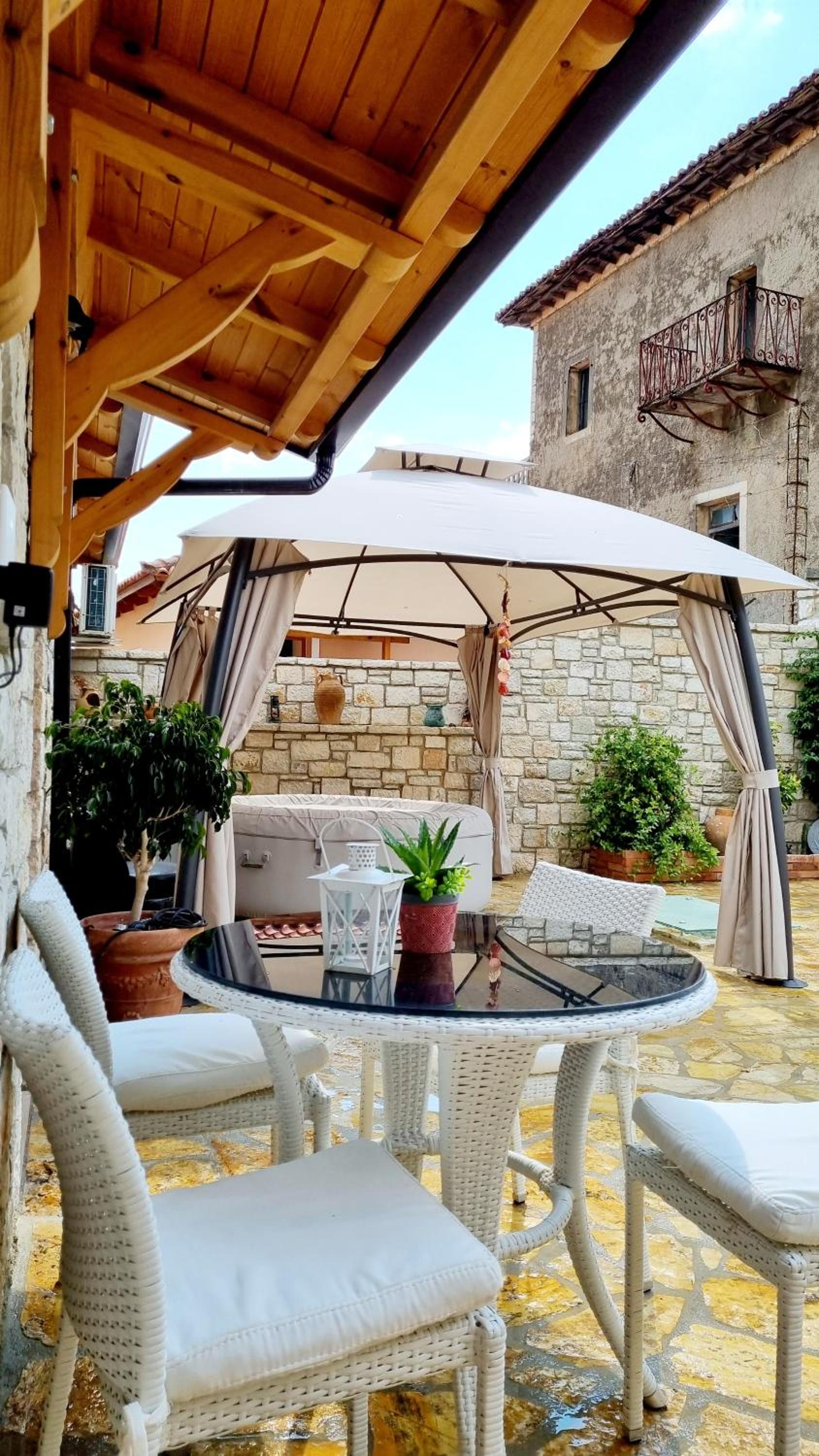 Villa Porta Qeparo