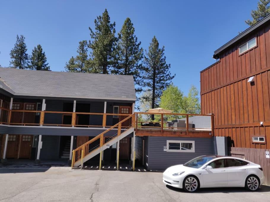 Hotel Lakeside Hotel room #2 in Kings Beach - Image 1
