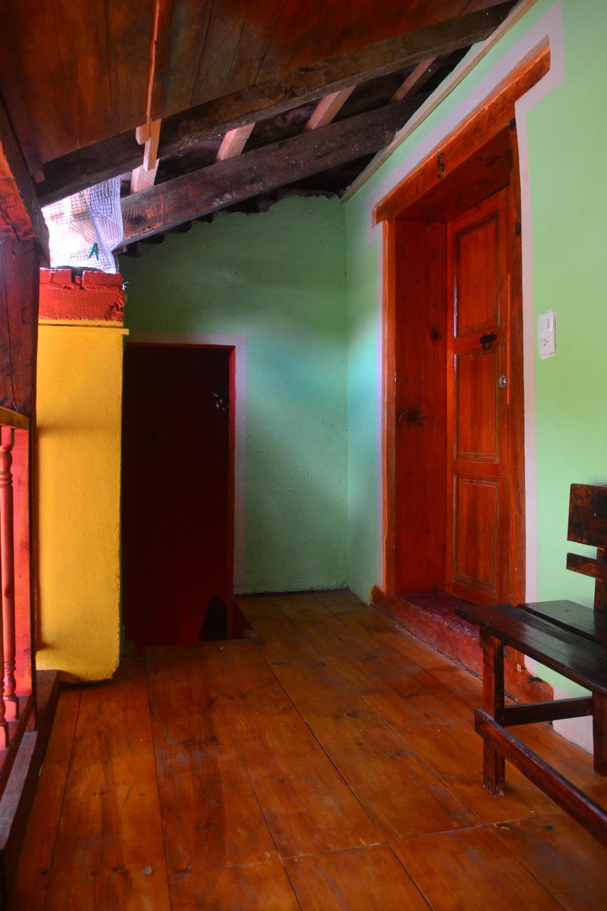 Habitación triple zona centro view 3