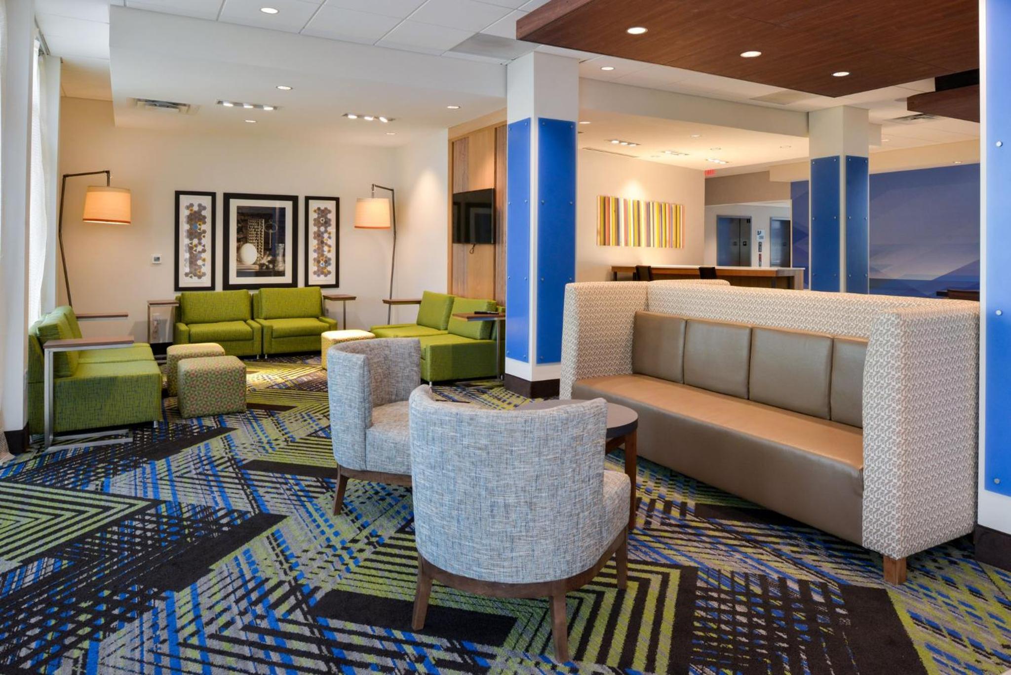 Holiday Inn Express & Suites - Ottumwa by IHG