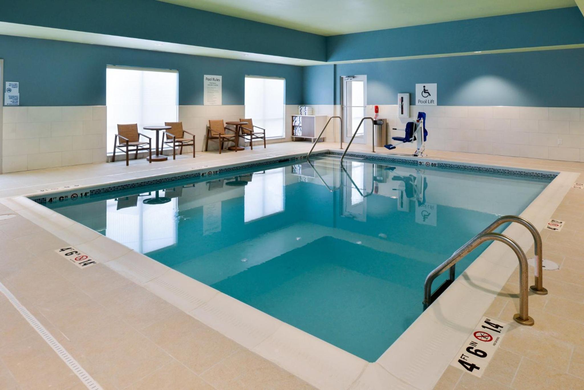 Holiday Inn Express & Suites - Ottumwa by IHG